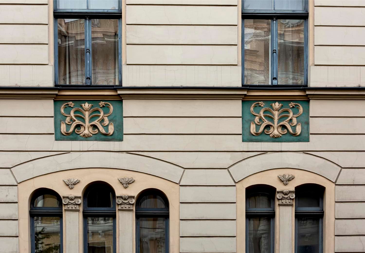 proste bonie elewacyjne